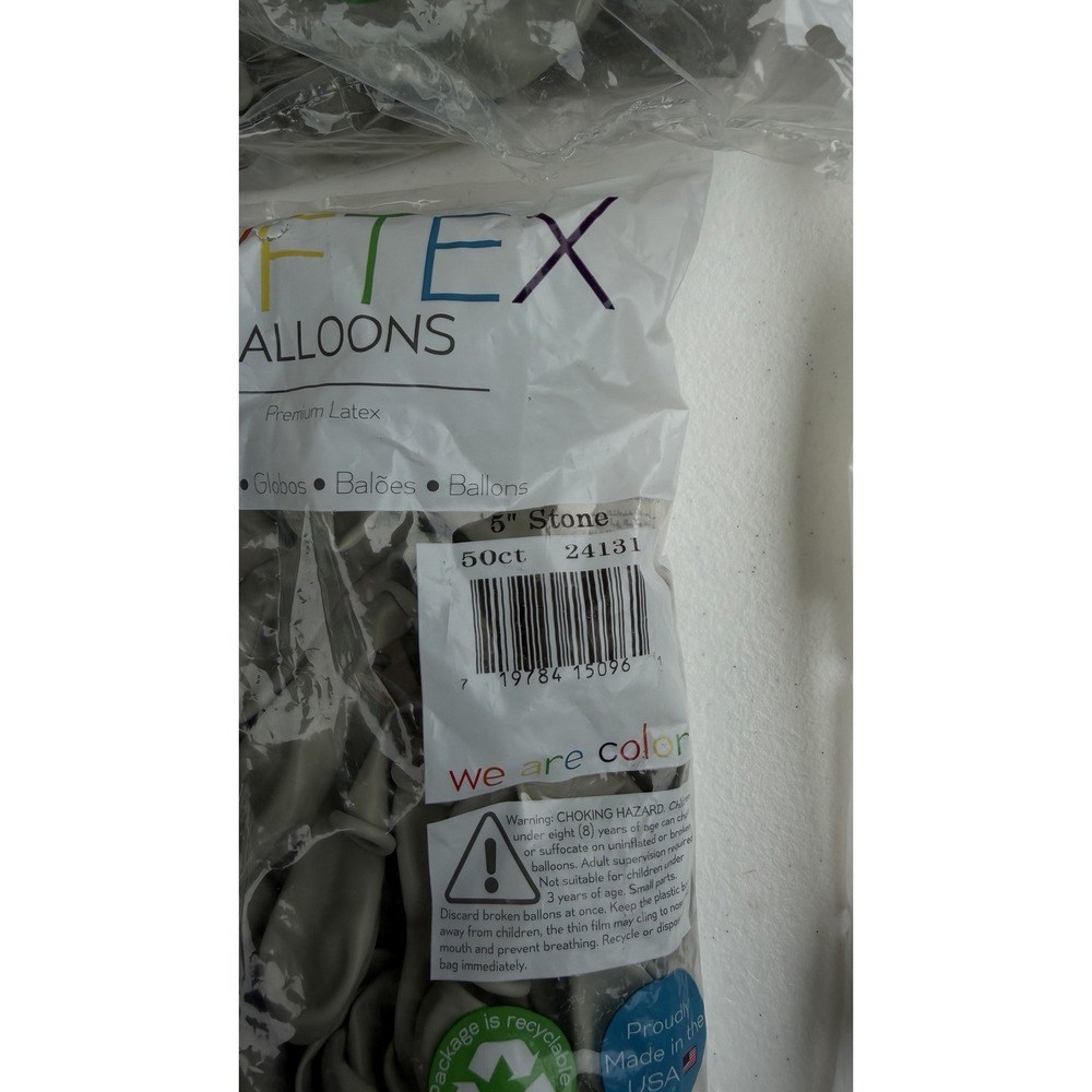 Variety of Balloon Decorations Party Supplies - Picture 4 of 8
